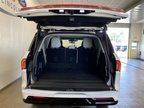 New 2026 Lincoln Navigator L Black Label AWD/4WD image 39