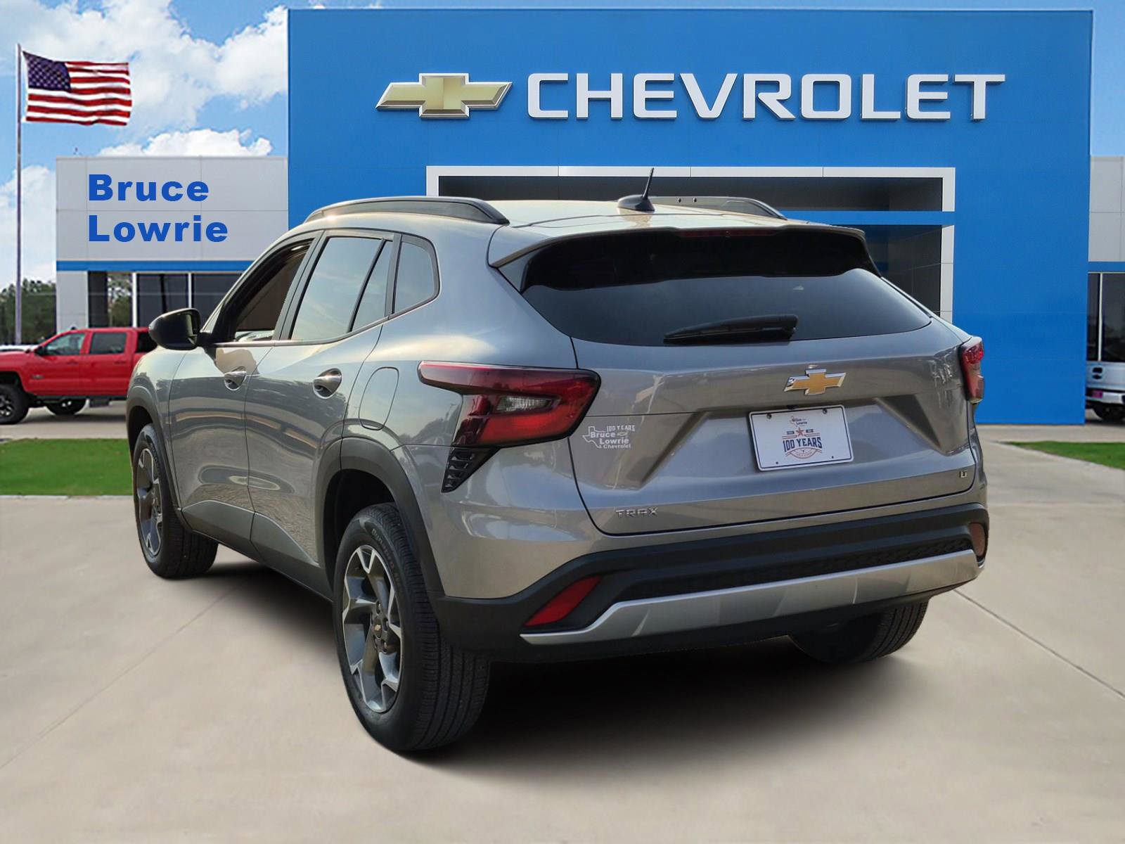 Used 2025 Chevrolet Trax LT w/ LT Convenience Package FWD image 4