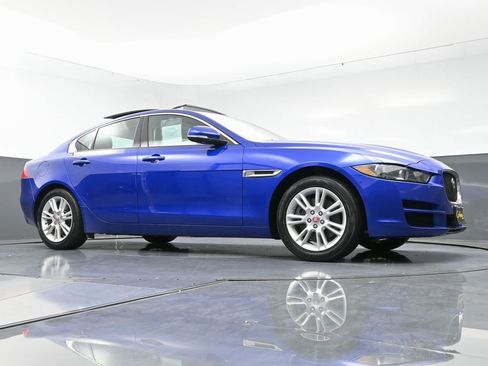 Used 2017 Jaguar XE Premium image 57