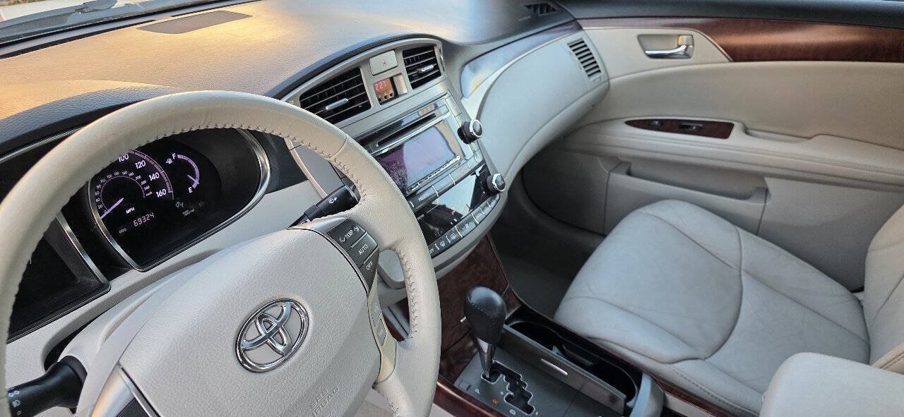 Used 2011 Toyota Avalon FWD image 10
