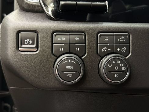 Used 2026 Chevrolet Silverado 1500 High Country w/ High Country Premium Package AWD/4WD image 31