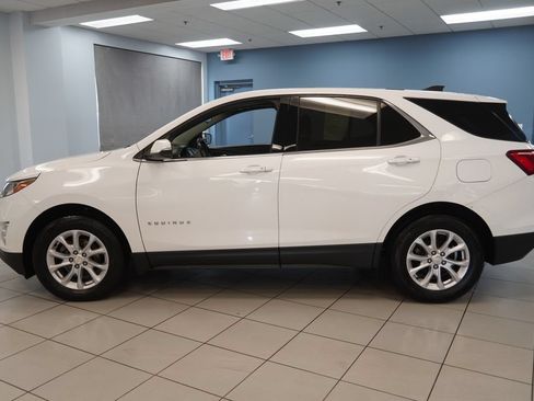 Used 2018 Chevrolet Equinox LT FWD image 2