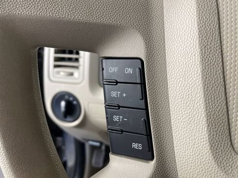 Used 2010 Ford Escape XLS FWD image 10