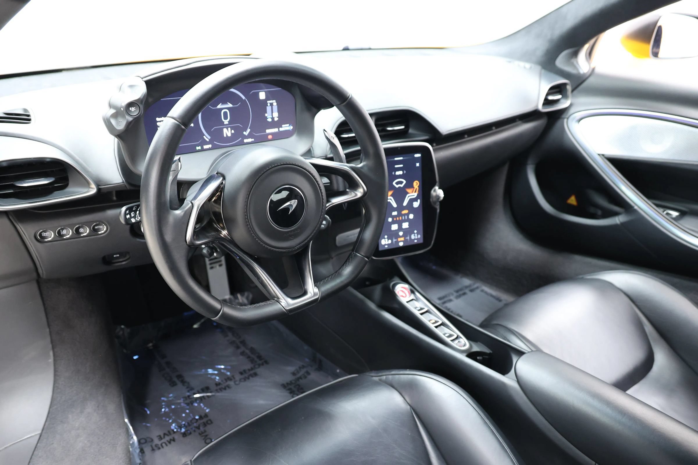 Used 2023 McLaren Artura RWD image 18