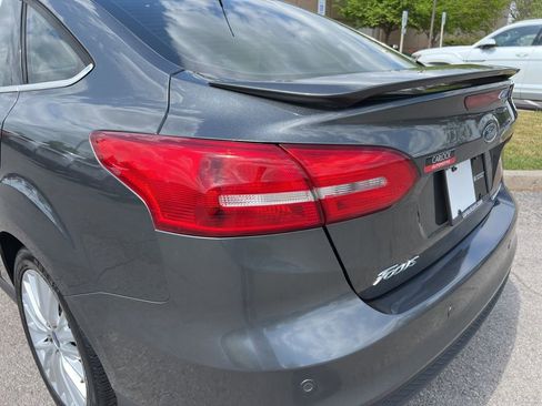 Used 2018 Ford Focus Titanium w/ Titanium Technology Package image 12