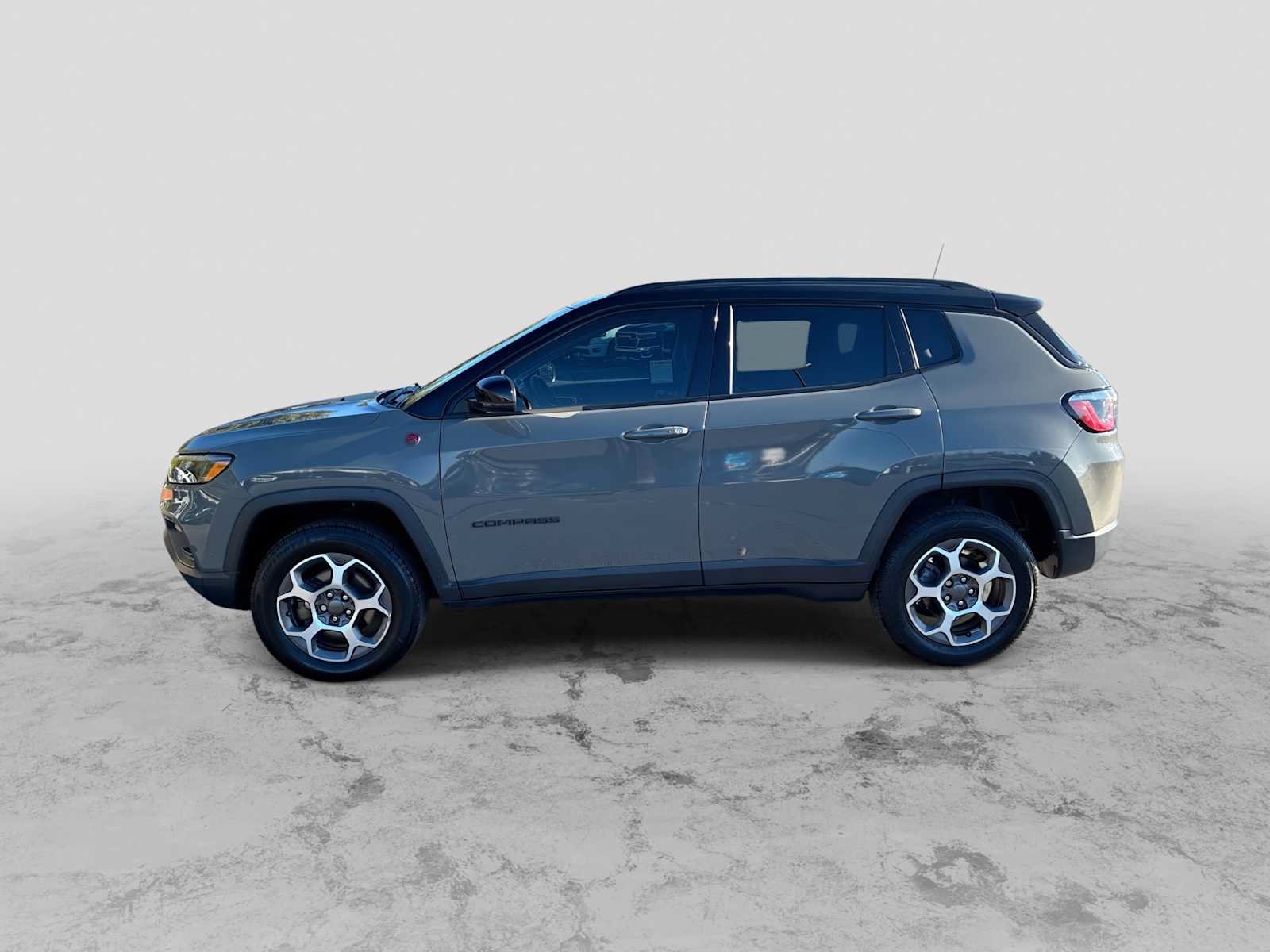 Used 2022 Jeep Compass Trailhawk AWD/4WD image 5