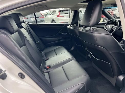 Used 2023 Lexus ES 350 w/ Premium Package FWD image 32