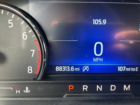 Used 2021 Ford Explorer XLT w/ Equipment Group 202A AWD/4WD image 16