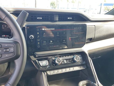 Used 2025 GMC Sierra 2500 AT4 image 29