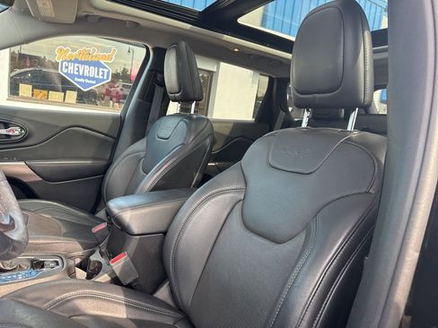 Used 2021 Jeep Cherokee Limited w/ Elite Package image 29