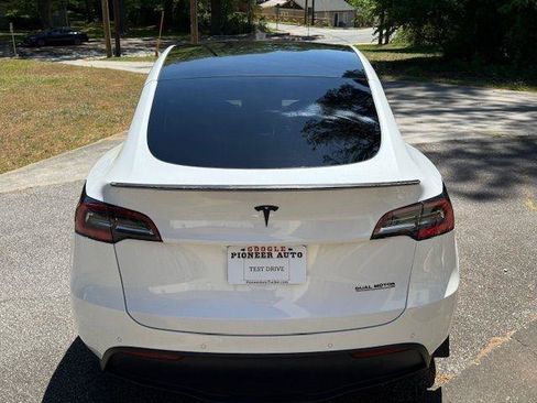 Used 2021 Tesla Model Y Long Range AWD/4WD image 28