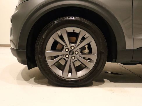 Used 2023 Ford Explorer XLT w/ Equipment Group 202A image 7