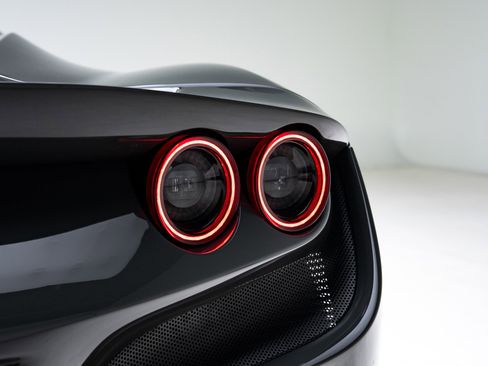 Used 2022 Ferrari F8 Tributo image 13