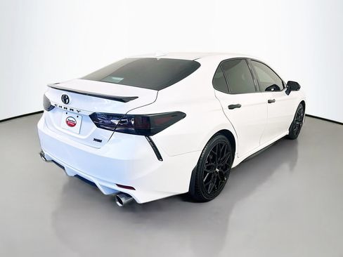 Used 2023 Toyota Camry XSE FWD image 5