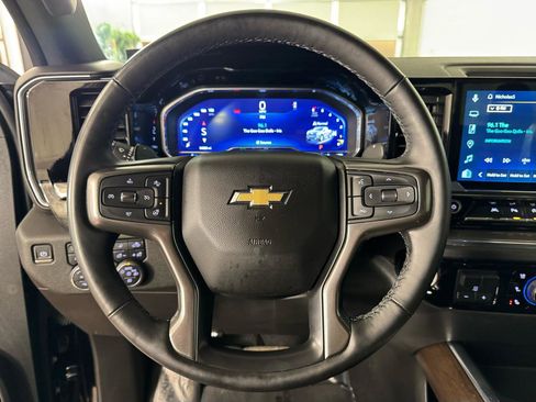 Used 2024 Chevrolet Silverado 1500 High Country image 22