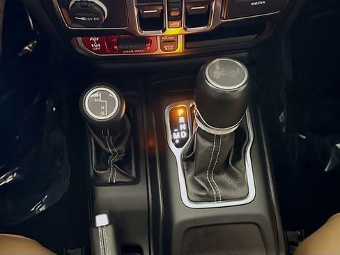 Used 2022 Jeep Wrangler Unlimited Rubicon w/ LED Lighting Group image 17