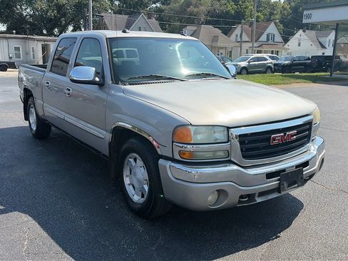 Used 2005 GMC Sierra 1500 SLE w/ Safe And Sound Package RWD image 3