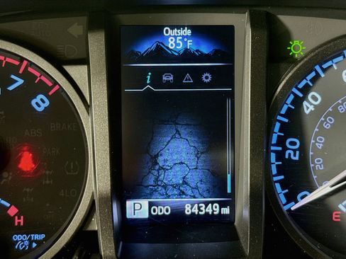 Used 2021 Toyota Tacoma TRD Off-Road AWD/4WD image 13