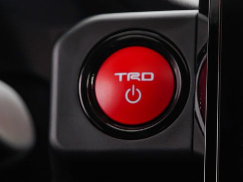 Used 2025 Toyota Tacoma TRD Off-Road image 35