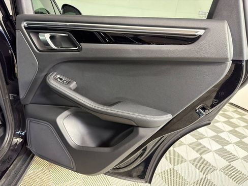 Used 2023 Porsche Macan Turbo image 18