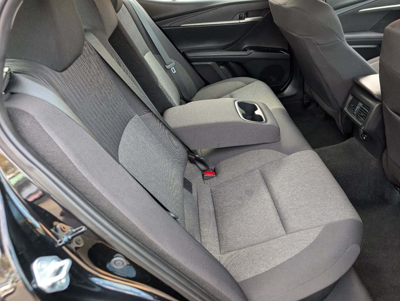 Used 2025 Toyota Camry LE FWD image 5