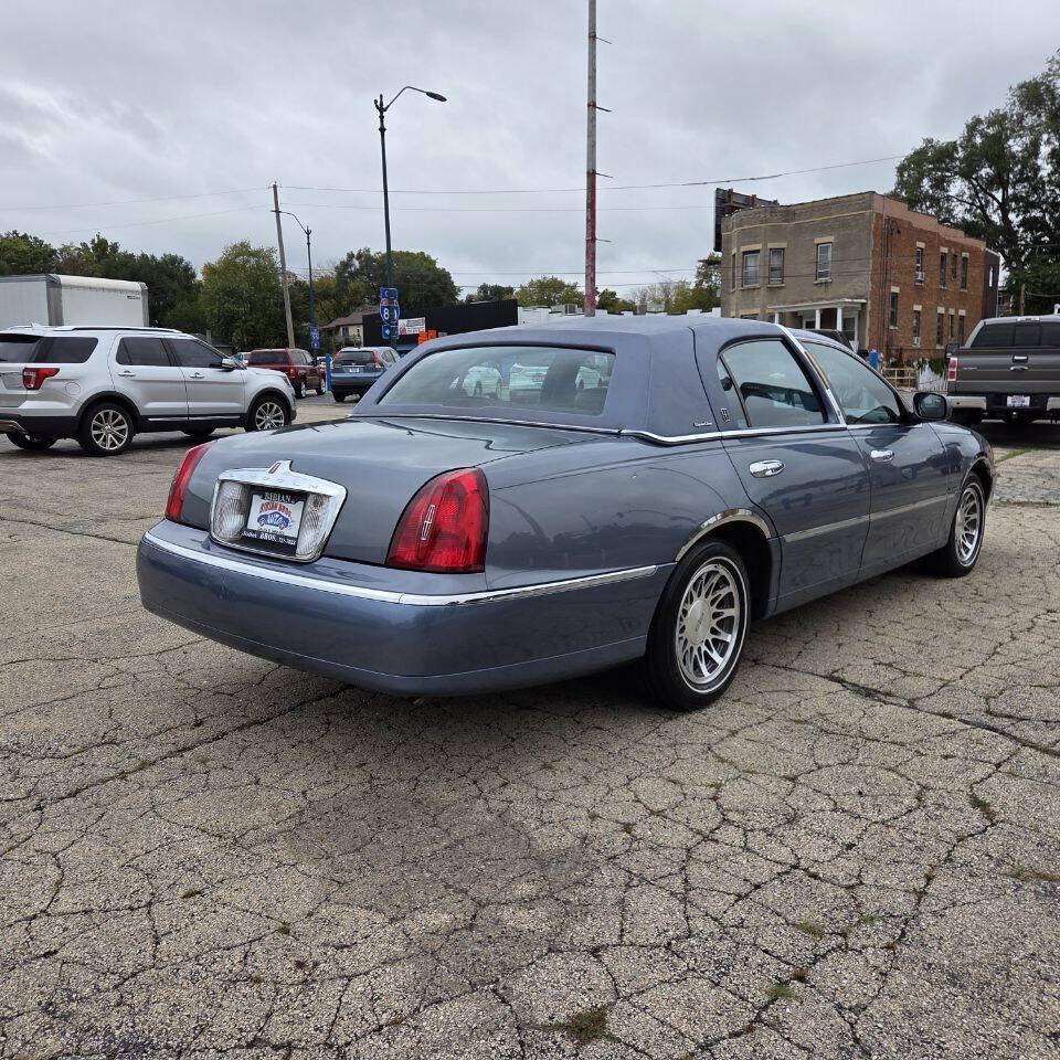 Used 2000 Lincoln Town Car Signature RWD image 5