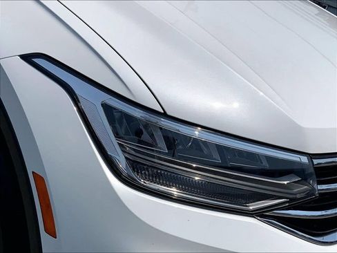 Used 2023 Volkswagen Tiguan SE FWD image 10