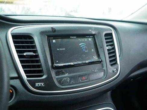 Used 2016 Chrysler 200 Limited image 20