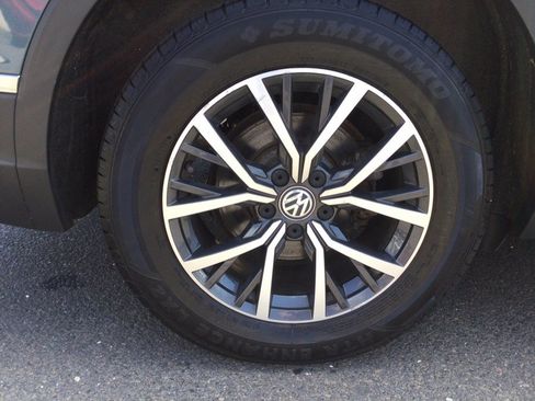 Used 2020 Volkswagen Tiguan SE w/ Panoramic Sunroof Package AWD/4WD image 47