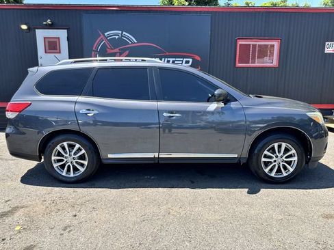 Used 2014 Nissan Pathfinder SL AWD/4WD image 6