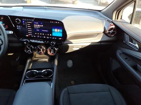 Used 2025 Chevrolet Blazer EV RS AWD/4WD image 18