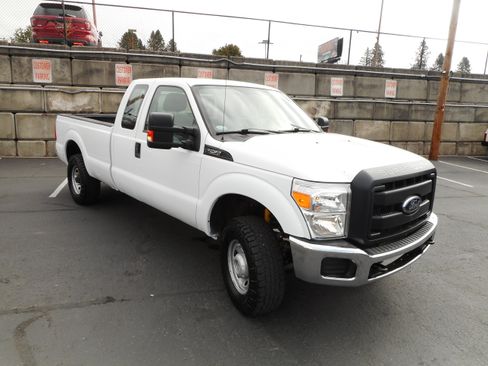 Used 2012 Ford F250 XL w/ PWR Equipment Group AWD/4WD image 4