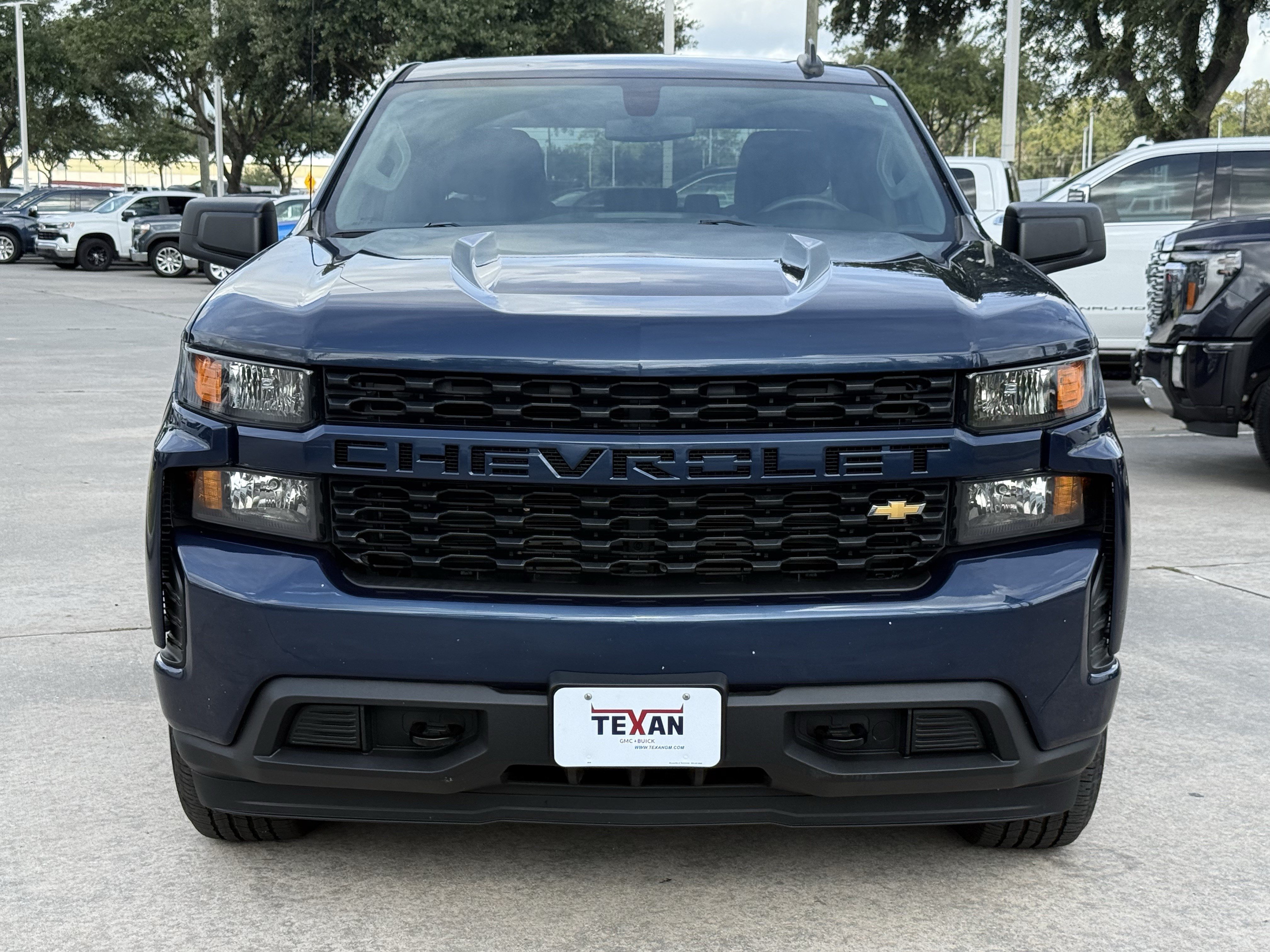 Used 2020 Chevrolet Silverado 1500 Custom w/ Custom Value Package RWD image 9