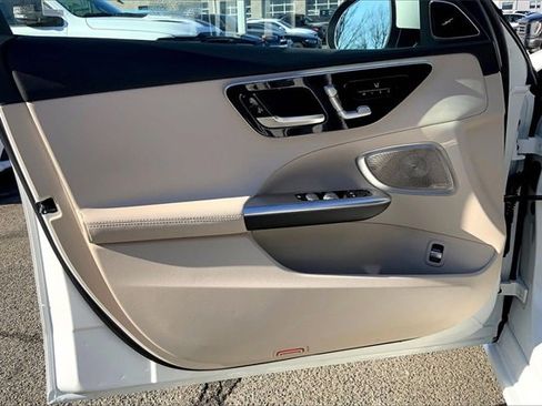 Used 2025 Mercedes-Benz C 300 4MATIC Sedan image 18