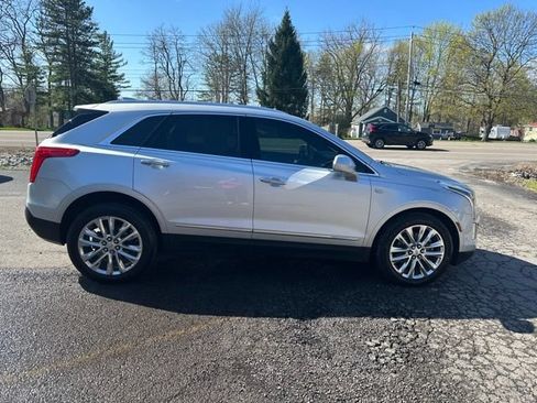 Used 2017 Cadillac XT5 Platinum w/ Driver Assist Package AWD/4WD image 6
