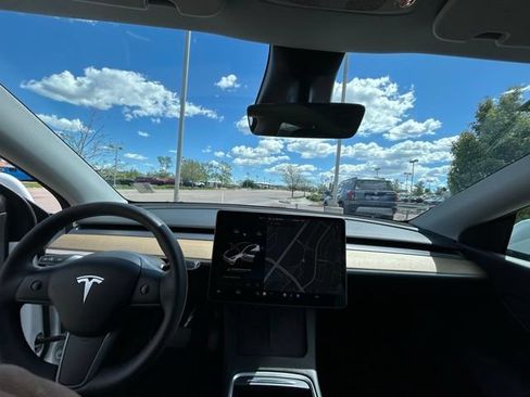 Used 2021 Tesla Model Y Long Range AWD/4WD image 22