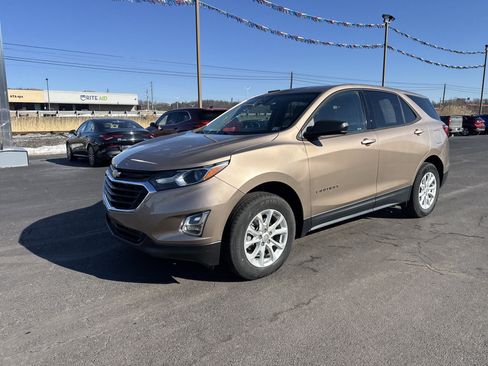 Used 2019 Chevrolet Equinox LS w/ LS Convenience Package image 8