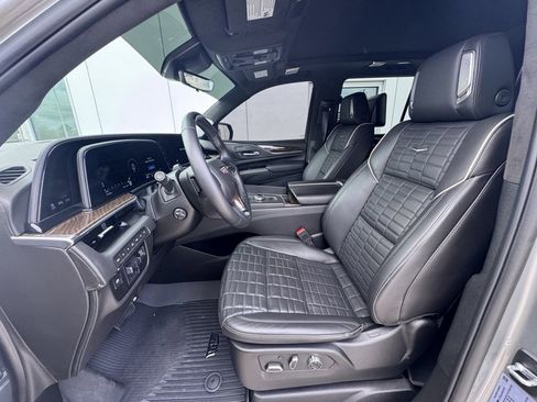 Used 2024 Cadillac Escalade Sport Platinum w/ LPO, ONYX Package image 10