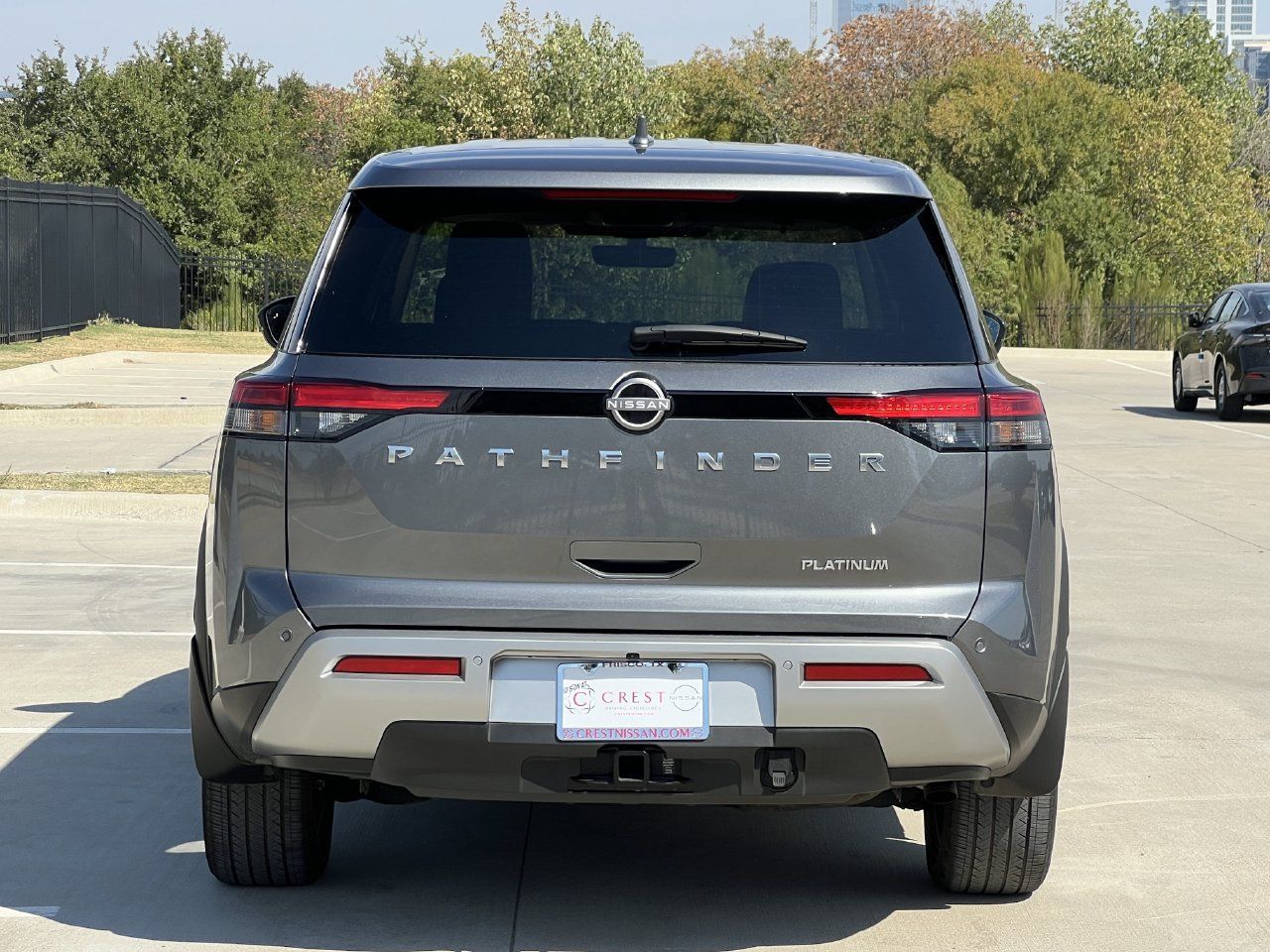 Used 2025 Nissan Pathfinder Platinum FWD image 4