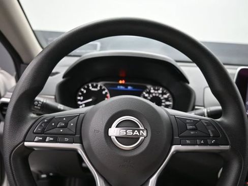 Used 2024 Nissan Altima 2.5 SV AWD/4WD image 20