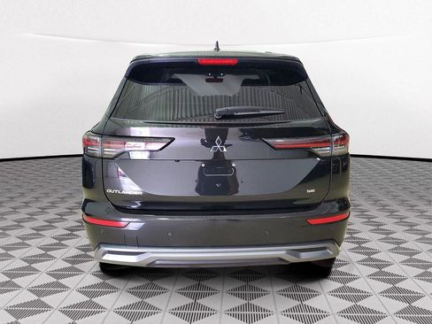 New 2025 Mitsubishi Outlander SE image 6