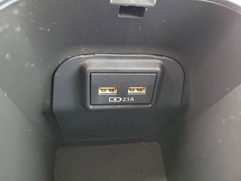 Used 2021 Toyota RAV4 XLE image 24