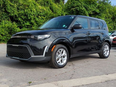 Used 2025 Kia Soul LX w/ LX Technology Package FWD image 1