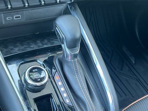 Used 2023 GMC Canyon AT4 image 27