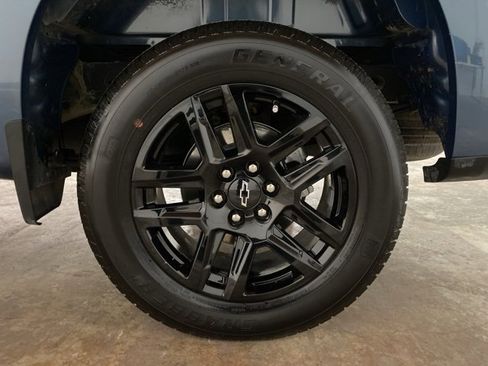 Used 2024 Chevrolet Silverado 1500 Custom image 24