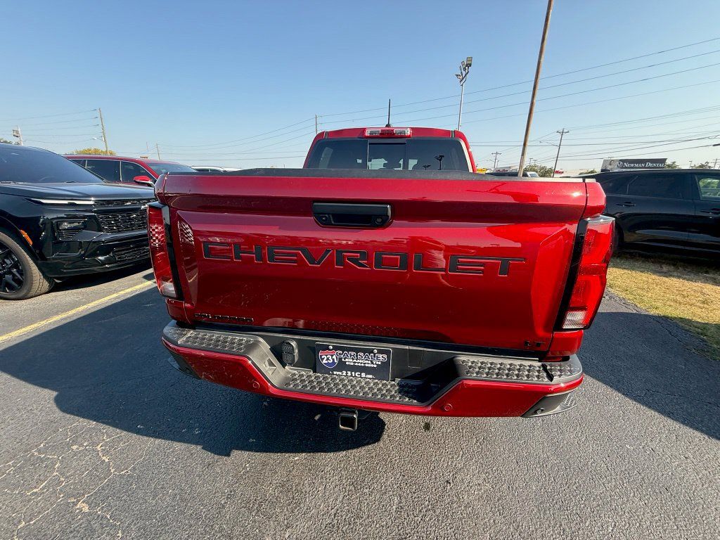 Used 2024 Chevrolet Colorado LT w/ LT Convenience Package III RWD image 4
