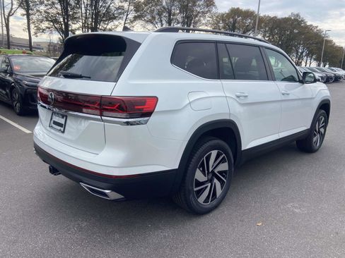 New 2026 Volkswagen Atlas SE image 9