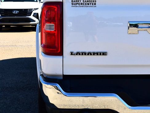 Used 2025 RAM 1500 Laramie AWD/4WD image 12