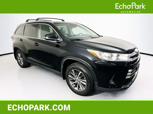 Used 2019 Toyota Highlander XLE image 1