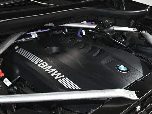 Used 2023 BMW X7 xDrive40i w/ M Sport Package image 83